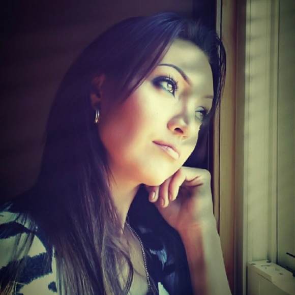 Meet your Posher, Amy M - Picture 3 of 6